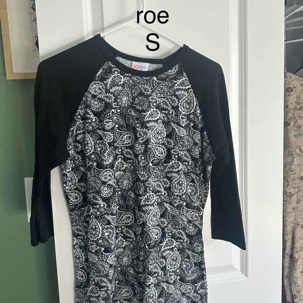 Lularoe Randy Black and White Paisley Raglan Shirt - Size S